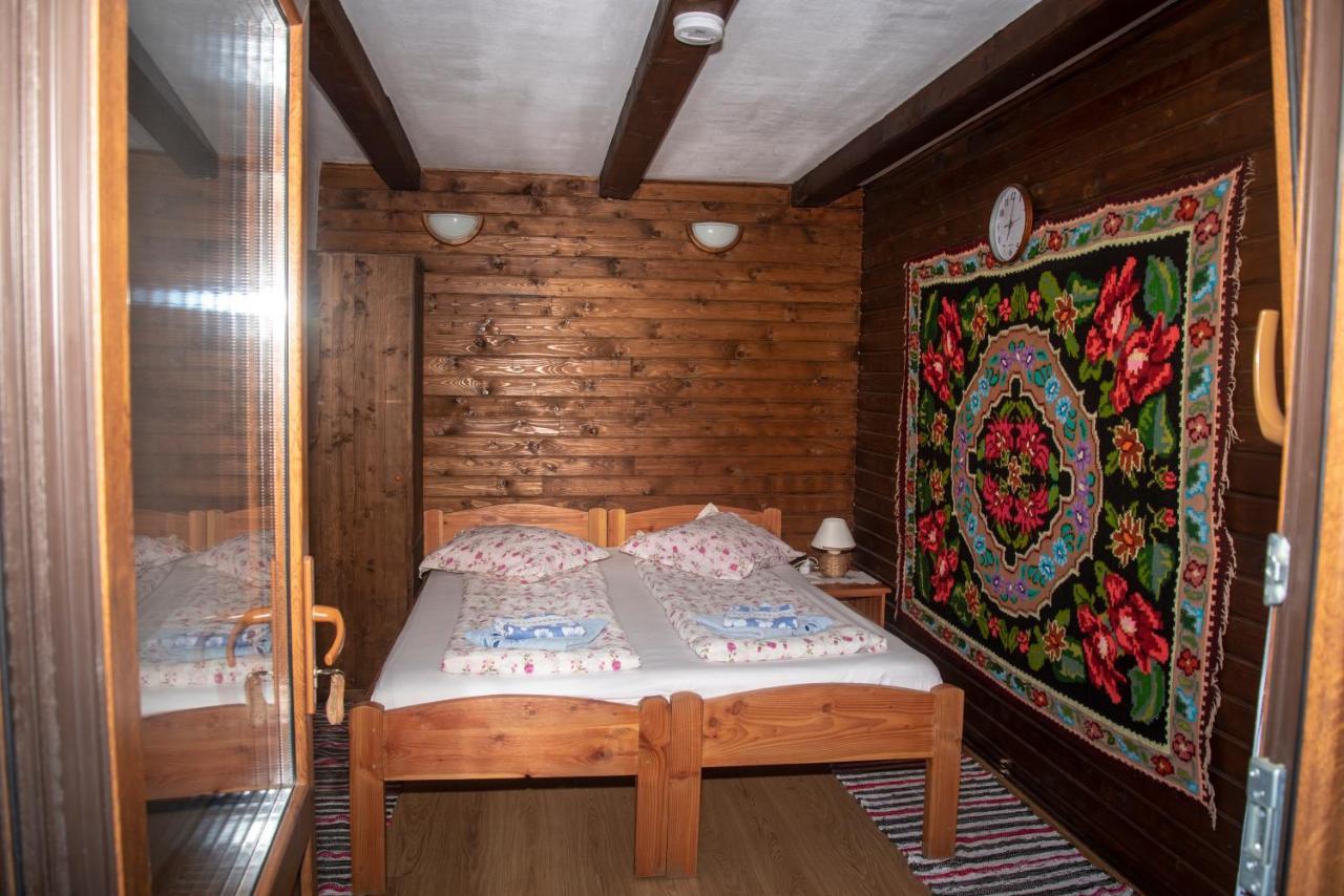 Pensiunea Bontos Budeşti Buitenkant foto